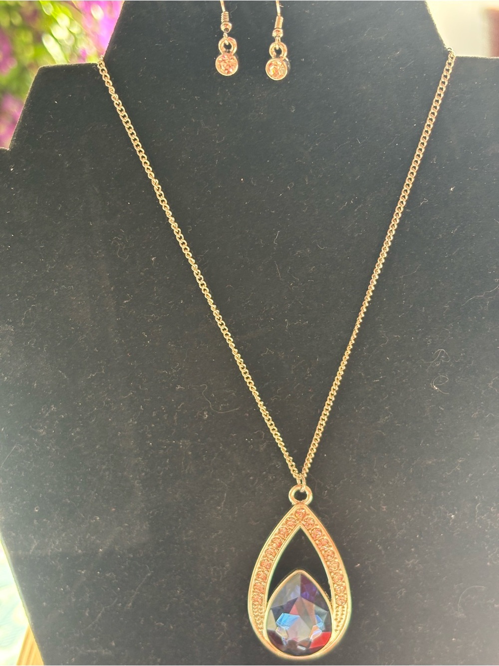 Silver Teardrop Pendant Necklace with Multicolor Crystal